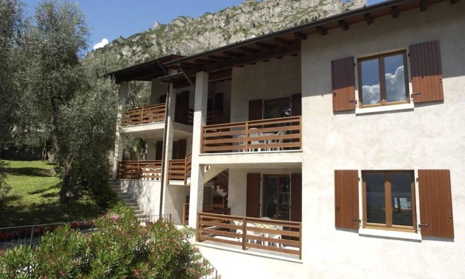 Limone sul Garda Appartement | Holidays apartment in Limone sul Garda- ground floor, left side