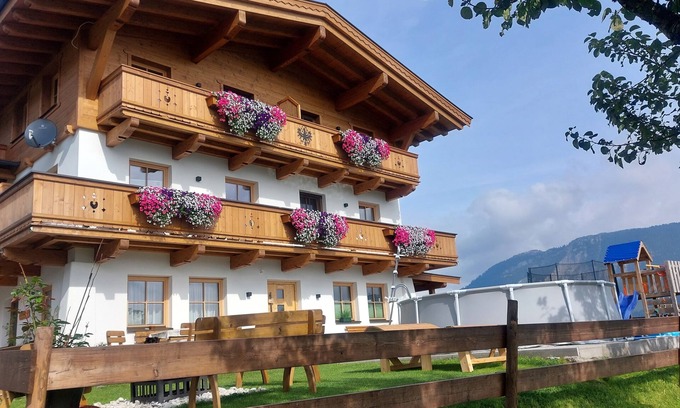 Fieberbrunn Appartement | Vacances à la ferme d'oeufs nouvellement construite et familiale
