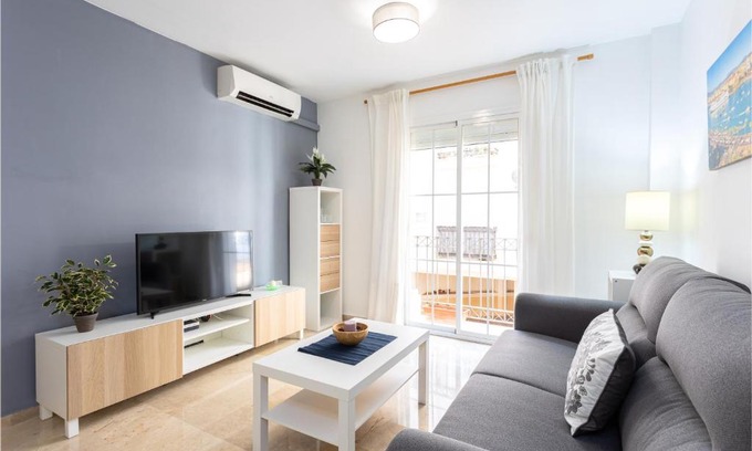 Capuchinos Appartement | Holidays2Malaga Capuchinos French balconies, private parking, WiFi & Air con