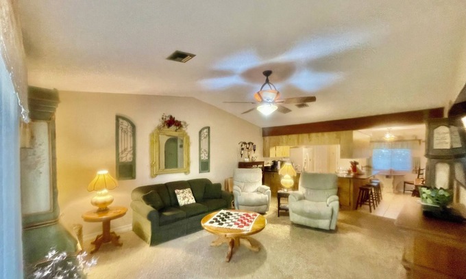Mount Dora Cottage | Holly's Hideaway Mt Dora Charming 2/2 in Historic District