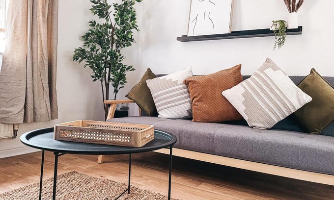 Rogerstone Appartement | Hollybush Apartment, by Solace Stays