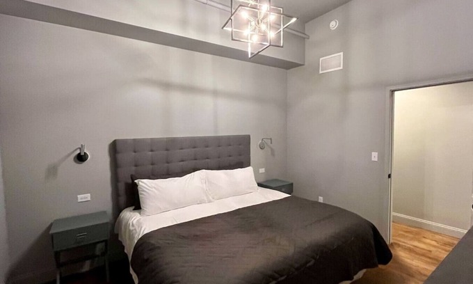 Downtown Louisville Appartement | Hollyhock Suite 503: 2 bed/1 bath