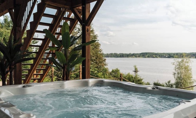 Grenville-sur-la-Rouge Chalet De Ski | Hollywood / Private Beach / SPA / Games / 16 P