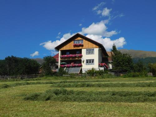 Krakauschatten Appartement | Holmbauer Ferienwohnung Panoramablick