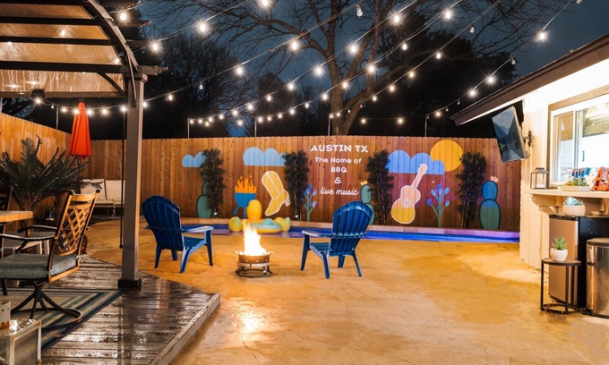 East Congress Maison | HOLY DUCK! Free Heated Pool ~Outdoor TV's~ Firepit