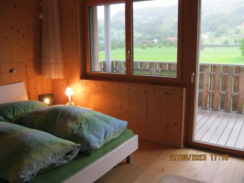 Steinen Maison | Holz100 Zimmer mit Rigiblick