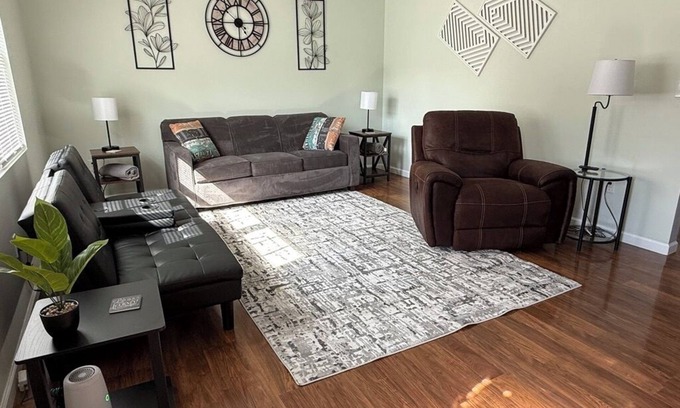 Bastian Maison | "Home Away from Home" nPeaceful & Relaxing Private Escape: 3-bedroom/2-bath
