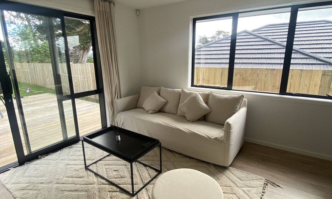 Helensville Maison | Home Away From Home!
