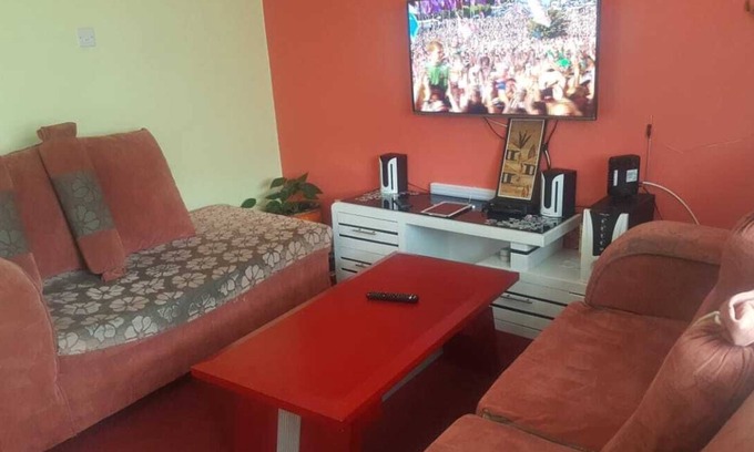 Nairobi Maison | Comme à la maison, maison de trois chambres, toujours deux chambres, B&F