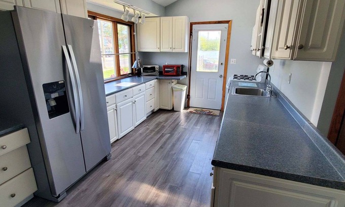 Bay Shore Maison | Home Away From Home