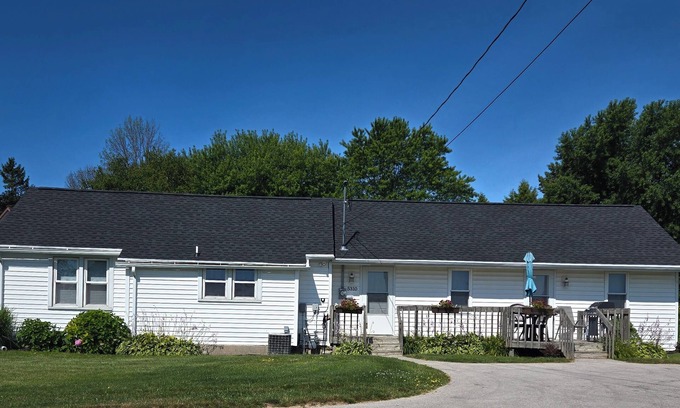 Manitowoc Maison | Home Away from Home