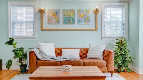 Foxcroft Square Maison | Home Away From Home