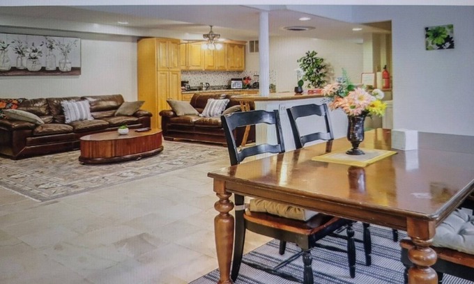 Hillandale Appartement | Home away home 3 bedroom, 3 queen bed - located 7 mile away from Washington DC