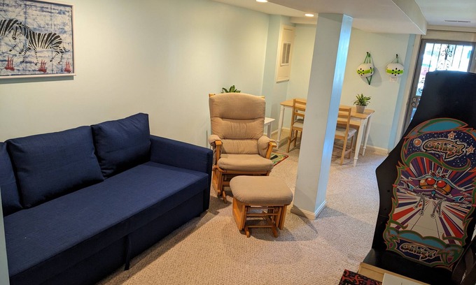 Columbia Heights Appartement | Home base for your DC adventures - near fun, great food, and public transport.