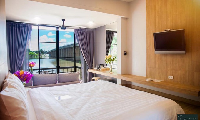 Kamphaeng Phet Lit Et Petit-Déjeuner | Home by the Bridge Hotel