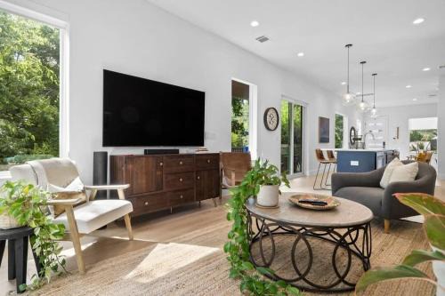Cherrywood Maison | Home in Cherrywood with Private Backyard