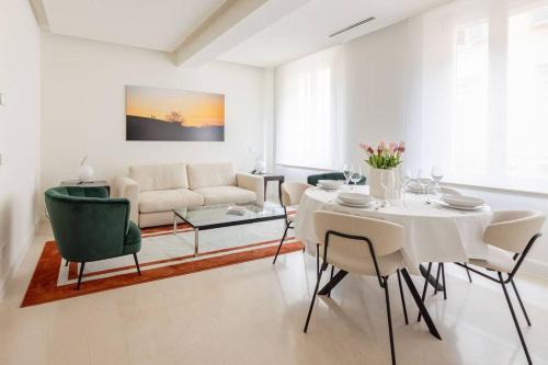 Old Town Appartement | Home In The Heart Of Ghirlandina