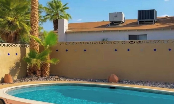 Paradise Maison | Home in the heart of Las Vegas, private pool and pet friendly.
