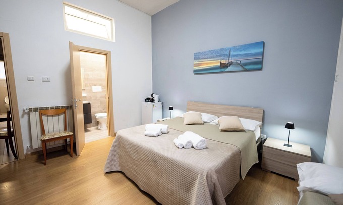 Centro Storico Lit Et Petit-Déjeuner | HOME Joséphine, a stone's throw from the Palace, Garden,parking,Kitchen,