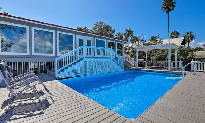 Barrett Maison | Home on San Jacinto River with Pool, Dock and Deck!