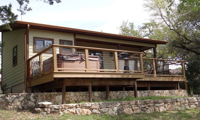 Wimberley Maison | Charmante maison avec grande terrasse privée et bain à remous au coeur du pays des collines
