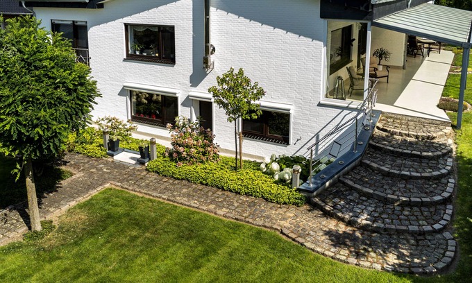 Niederkruechten Appartement | Home Suite Home near the NL border