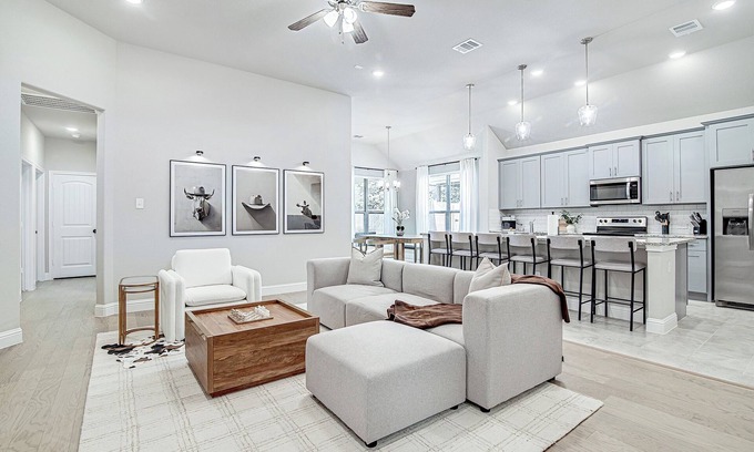 White Settlement Maison | Home Sweet 'Holy Cow, Is This Really a Rental?' Home