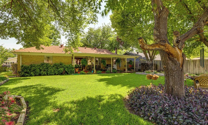 Euless Maison | Home w/Backyard Oasis < 7 Mi to AT&T Stadium!