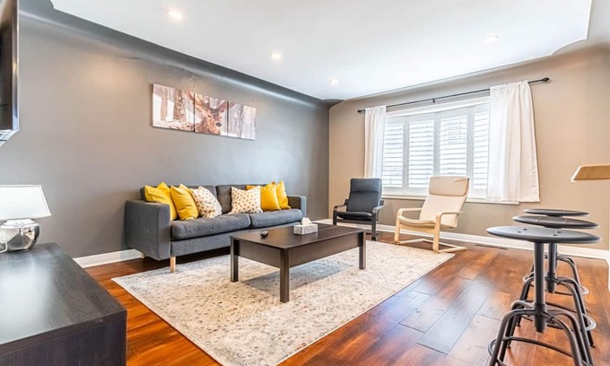Rosemount Maison | Home⭐Wifi⭐Netflix⭐Parking⭐Laundry⭐Walk2Everything