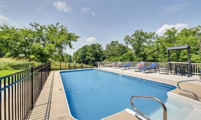 Berry Maison | Home with Private Pool - 15 miles to Ark Encounter!