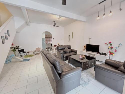 Central Seberang Perai Maison | Home10#6pax#Netflix#NearAeonAlma&Lotus#BM#