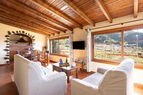 Agulo Maison | Home2Book Las Mimbreras