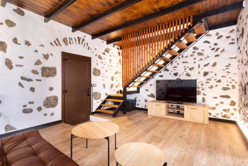 La Guancha Chalet De Ski | Home2Book Rustic Stone Haven with Terrace