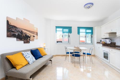 Los Sauces Appartement | Home2Book Sea Side Charco Azul Pool Apartment Wifi