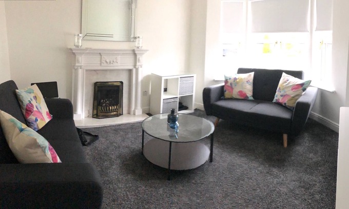 East Kilbride Maison | Maison2Home Meadow House