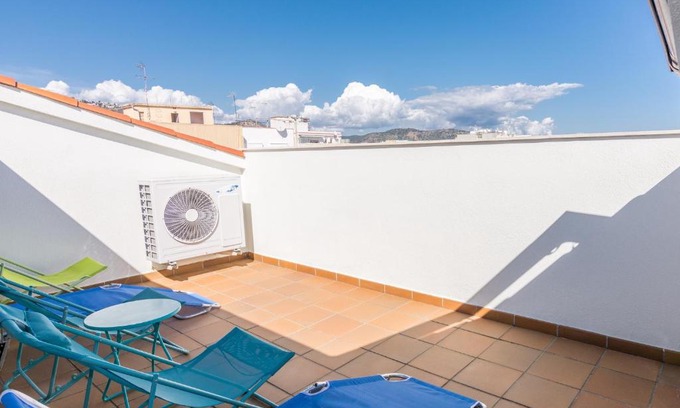Calella Appartement | HomeHolidaysRentals Ilusion