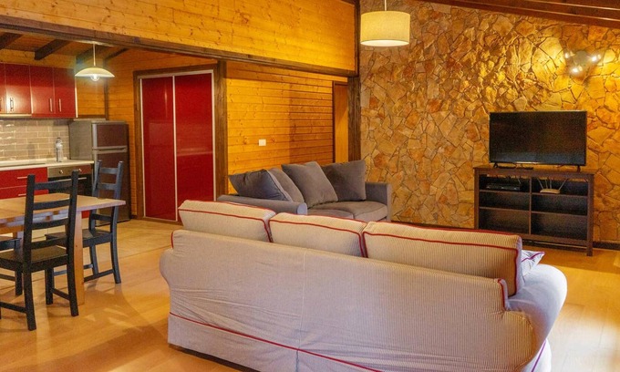 Branca Chalet De Ski | Homerez - Chalet exceptionnel pour 8 pers. avec piscine partagée et balcon