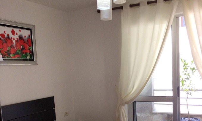 Shengjin Appartement | Homerez - À 50 m de la plage ! Appartement pour 7 pers. avec balcon à Shëngjin