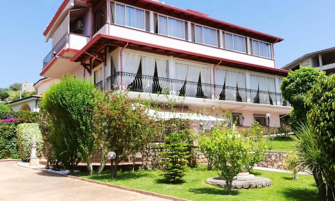 Diamante Appartement | Homerez - À 50 m de la plage ! Appartement pour 4 pers. avec terrasse à Diamante