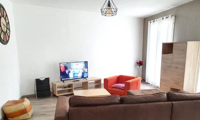 Moulin a Vent Appartement | Homerez - Appartement à 5 km de la plage pour 8 pers. avec balcon à Perpignan