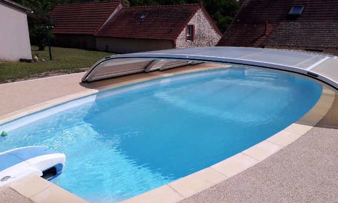 Saint-Victor Maison | Homerez - Maison pour 5 pers. avec piscine partagée et terrasse à Saint-Victor