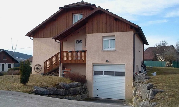 Saint-Point-Lac Appartement | Homerez - Apartment in Saint-Point-Lac