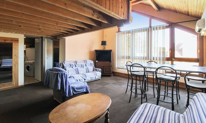 Echenans Appartement | Homerez - Appartement à Échenans avec parking