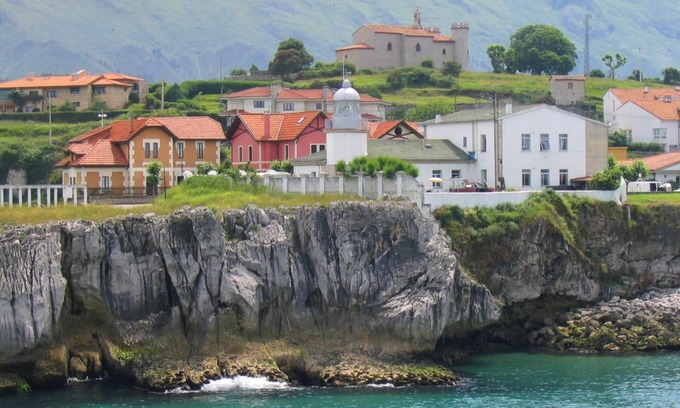 Parres Municipality Appartement | Homerez - Appartement à Llanes, vue montagne.