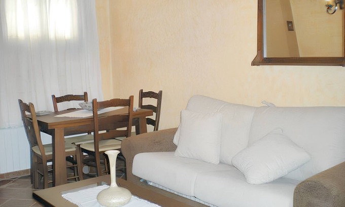 Hueva Appartement | Homerez - Appart vue montagne Hueva