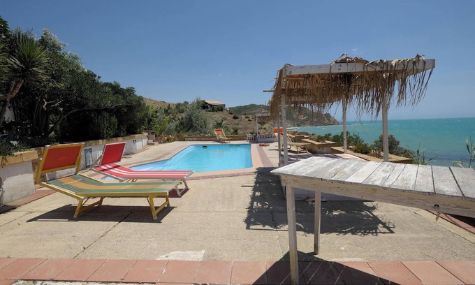 Pergole Appartement | Homerez - Appartement Realmonte vue sur mer