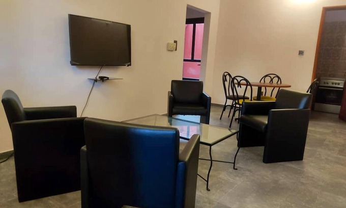 Porto-Novo Appartement | Homerez - Appartement for 4 ppl. with shared pool and garden at Porto-Novo