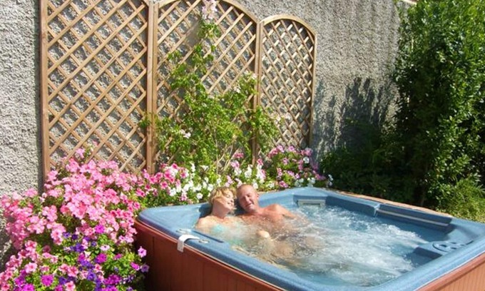 Perugia Appartement | Homerez - Appartement for 4 ppl. with shared pool and jacuzzi at Perugia