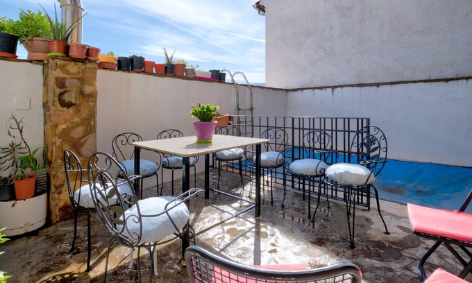 Puebla de Don Rodrigo Villa | Homerez - Villa pour 12 pers. avec piscine et terrasse à Puebla de Don Rodrigo