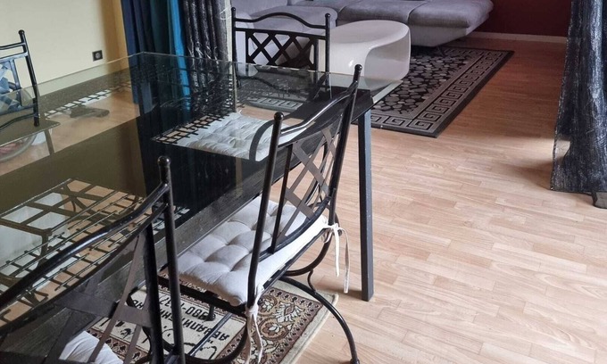 Chalon-sur-Saone Appartement | Homerez - Beautiful appartement for 4 ppl. with balcony at Chalon-sur-Saône